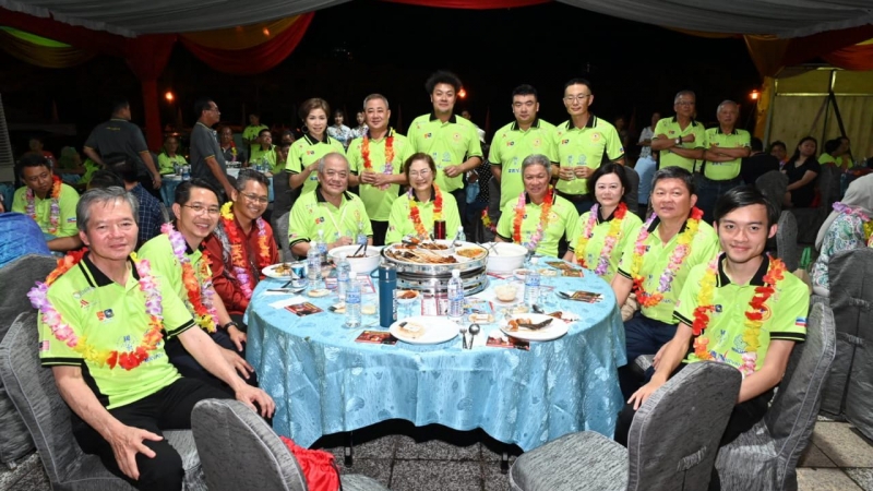 吴添泉：香港驻雅加达经贸办全力支持沙华堂国际龙舟赛