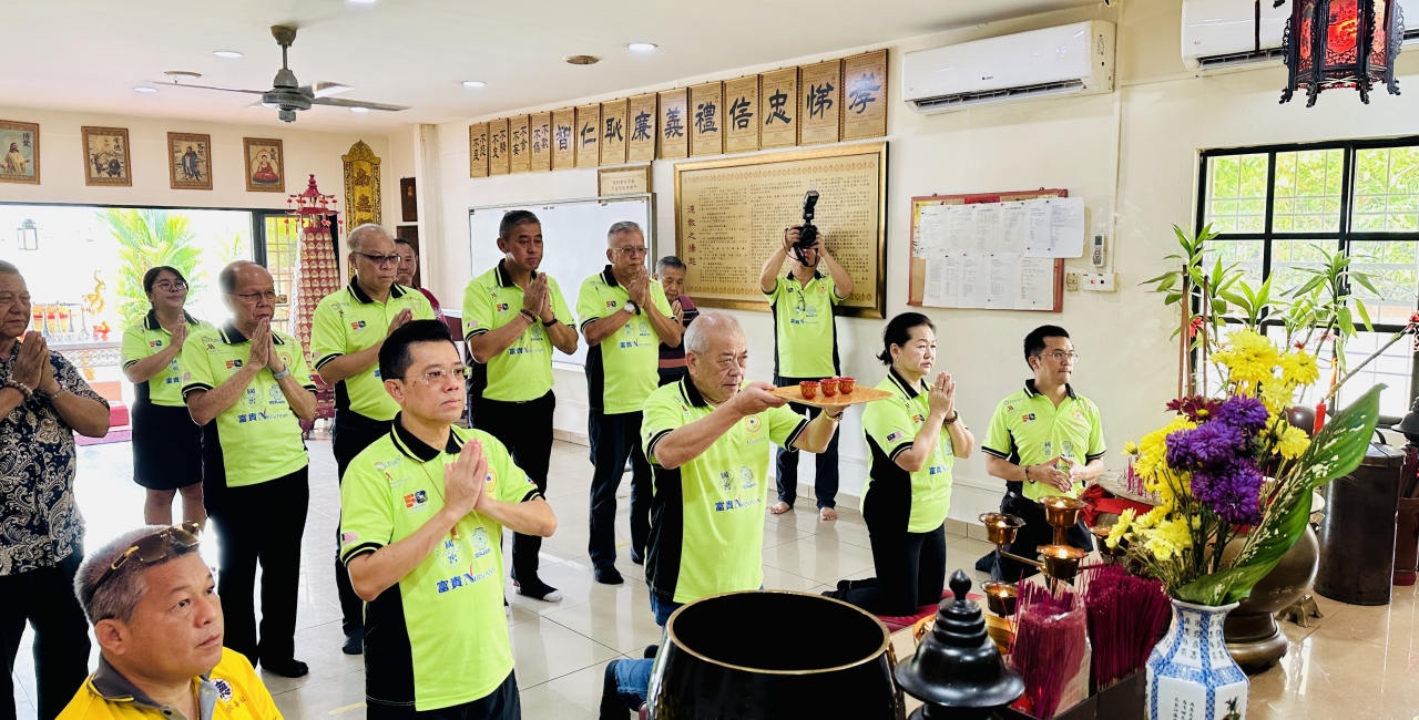 沙华堂龙舟赛圆满 吴添泉率众酬神