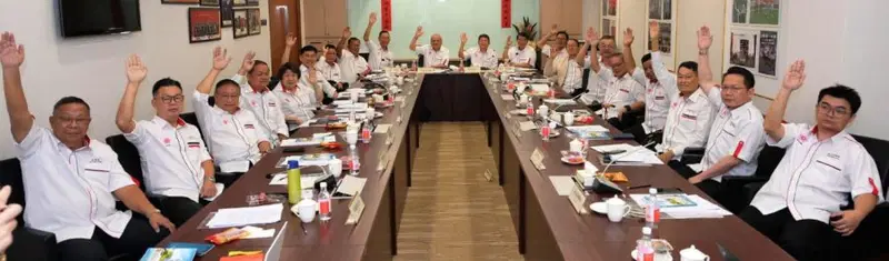 华总中委会通过“总会长职连任多一届”议决　吴添泉：将尊重中委与大会决定